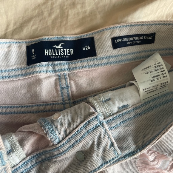 Low rise light wash blue shorts - Picture 2 of 3